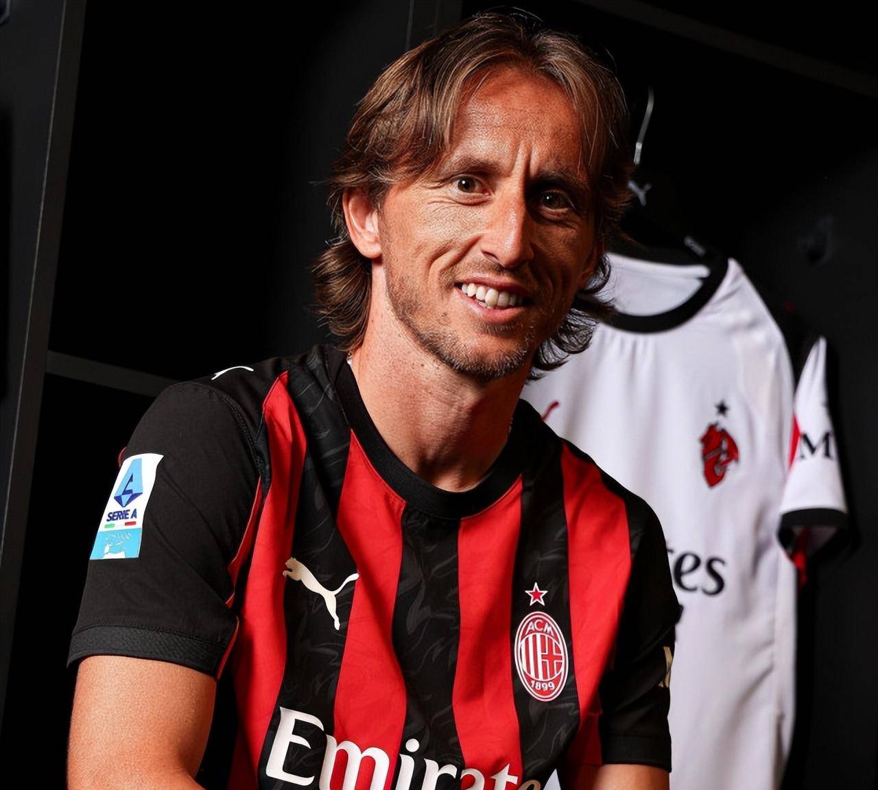 镜报：利物浦持续阵容大清洗，三位青训小将可能离队