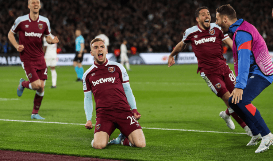 由于C罗被红牌禁赛，绝代双骄皆结束了自己本年度的...