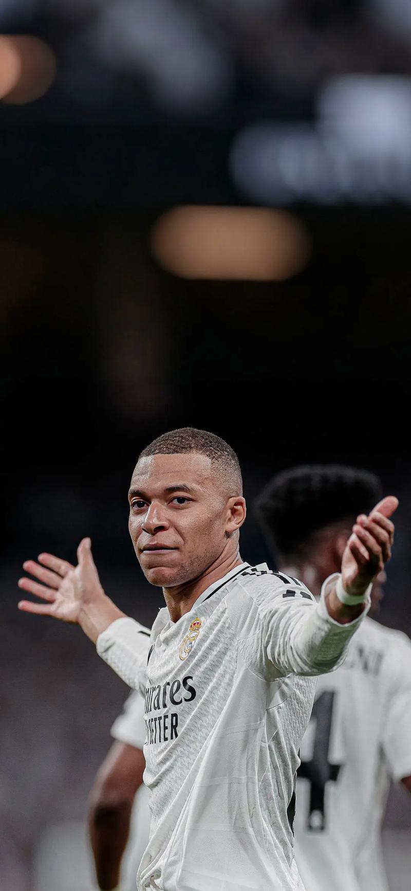 美记爆料湖人正积极追求赫伯特·琼斯，名嘴晒出3换1方案